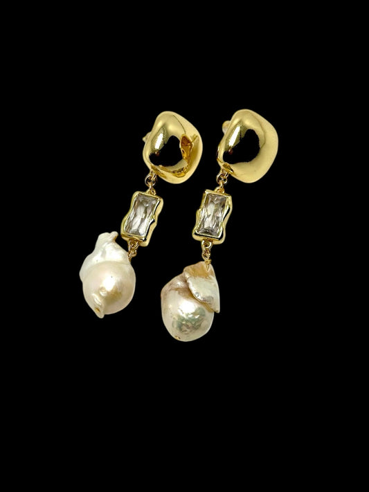 Pearlita Earrings